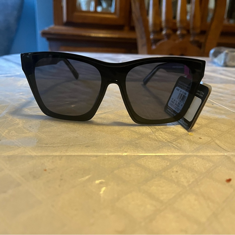 NWT Foster Grant Rimless Black Sunglasses DG1023